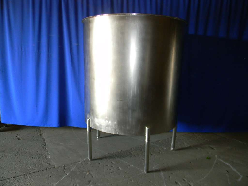 Single Wall Vertical Stainless Steel Tank 600 Gallon 